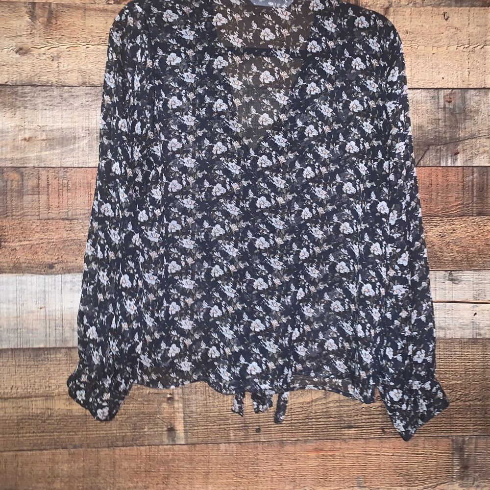 Zara Basic Navy floral top‎ w/ ruffles, size small - Picture 3 of 8